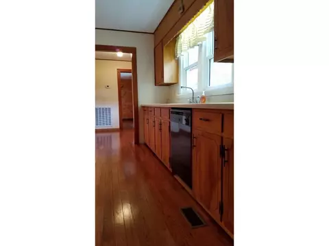 208 Third Avenue Hampton Tn 37658, Hampton, TN 37658 photo 4