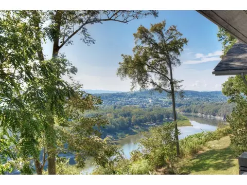 175 Mcafee Bluff Johnson City Tn 37615, Johnson City, TN 37615 photo 2