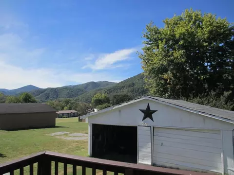 1775 Chestoa Pike Erwin Tn 37650, Erwin, TN 37650 photo 3