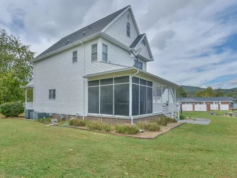 212 Simmons Avenue Erwin Tn 37650, Erwin, TN 37650 photo 2