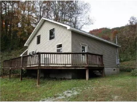 268 Carl Smith Road Hampton Tn 37658, Hampton, TN 37658 photo 1