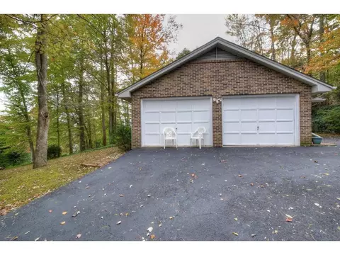 916 Laurel Avenue Erwin Tn, Erwin, TN 37650 photo 5