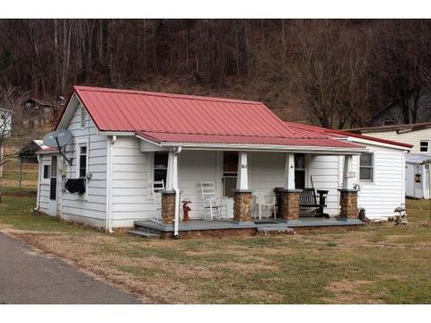 701 2nd St E, Damascus, VA 24236 photo 1
