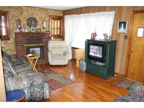 121 Rex Road Bristol Tn 37620, Bristol, TN 37620 photo 4