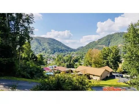 207 Gasteiger Drive Hampton Tn 37658, Hampton, TN 37658 photo 3