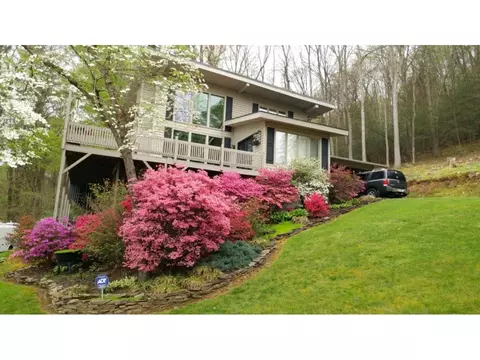 207 Gasteiger Drive Hampton Tn 37658, Hampton, TN 37658 photo 2