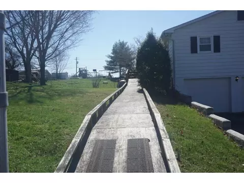 248 Springfield Drive Bristol Tn 37620, Bristol, TN 37620 photo 2