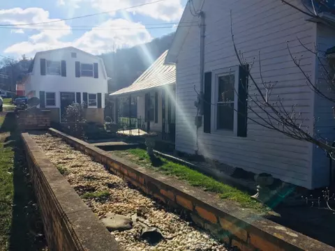 608 Main Street Hampton Tn 37658, Hampton, TN 37658 photo 3