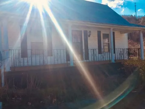 608 Main Street Hampton Tn 37658, Hampton, TN 37658 photo 2