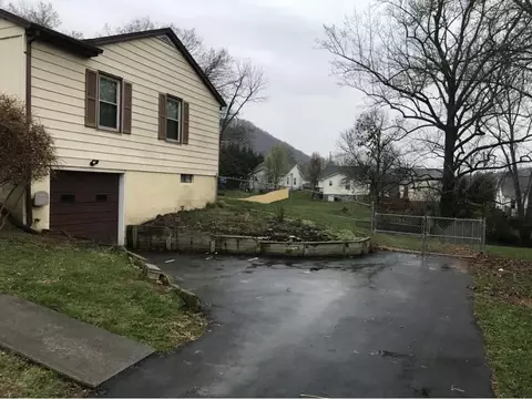 111 Spring Drive Bristol Tn 37620, Bristol, TN 37620 photo 4