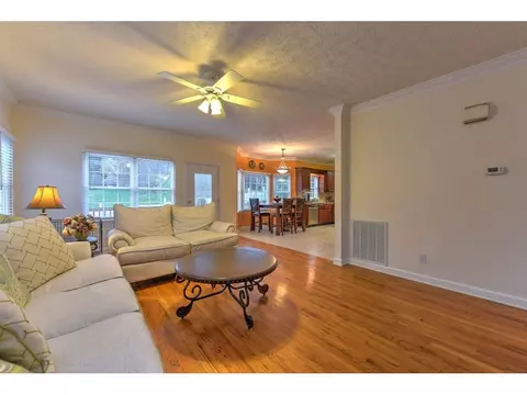 135 Picadilly Lane Gray Tn 37615, Gray, TN 37615 photo 5