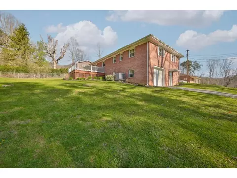 208 Mountain View Circle Hampton Tn 37658, Hampton, TN 37658 photo 3