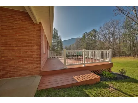 208 Mountain View Circle Hampton Tn 37658, Hampton, TN 37658 photo 8
