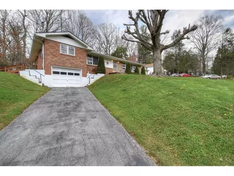 715 Grove Avenue Erwin Tn 37650, Erwin, TN 37650 photo 2