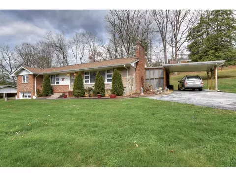 715 Grove Avenue Erwin Tn 37650, Erwin, TN 37650 photo 3