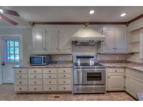 207 Sparger Road Bristol Tn 37620, Bristol, TN 37620 photo 6