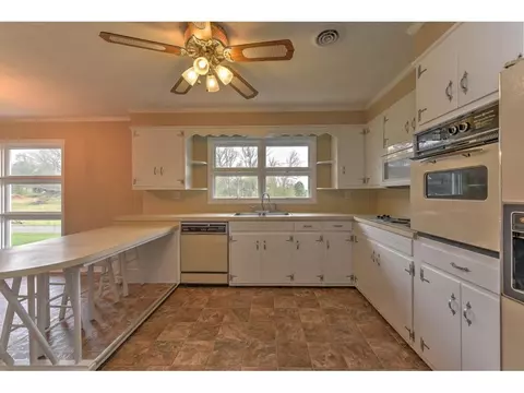 122 Rolling Acres Drive Gray Tn 37615, Gray, TN 37615 photo 10