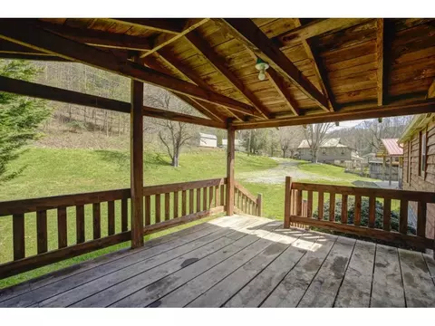 727 Fairview Road Hampton Tn 37658, Hampton, TN 37658 photo 7