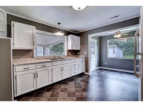 129 Ruby Avenue Elizabethton Tn 37643, Elizabethton, TN 37643 photo 9