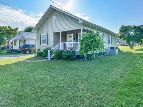 1032 Elm Avenue Erwin Tn 37650, Erwin, TN 37650 photo 3