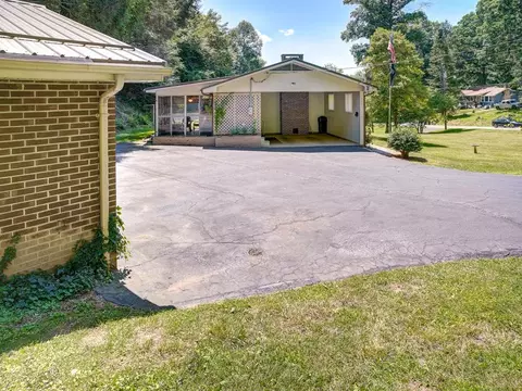 738 Grove Avenue Erwin Tn 37650, Erwin, TN 37650 photo 3
