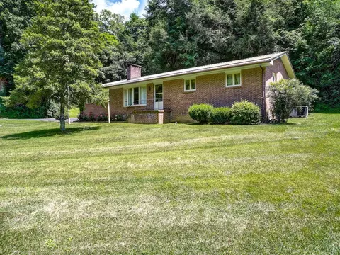 738 Grove Avenue Erwin Tn 37650, Erwin, TN 37650 photo 2