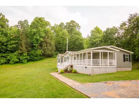 12015 Chipmunk Drive Pound Va 24279, Pound, VA 24279 photo 2
