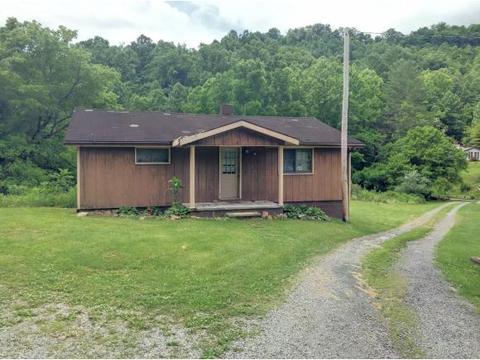 9404 Discovery Rd, Pound, VA 24279 photo 1