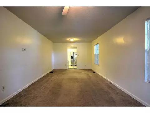 302 E Chestnut Johnson City Tn 37601, Johnson City, TN 37601 photo 6