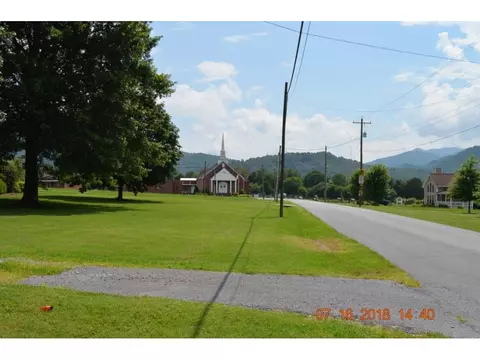 1321 Love Station Erwin Tn 37650, Erwin, TN 37650 photo 2