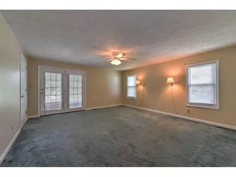 2219 Bay Street Bristol Tn 37620, Bristol, TN 37620 photo 9