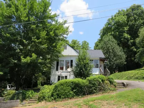 317 Pine Street, Erwin, TN 37650 photo 2