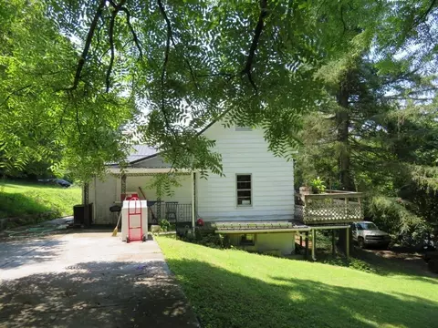 317 Pine Street, Erwin, TN 37650 photo 3