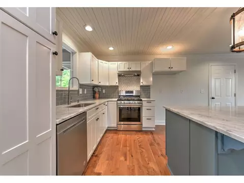 105 Hawk Lane Gray Tn 37615, Gray, TN 37615 photo 4