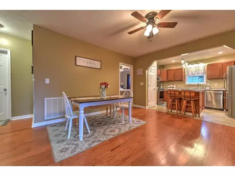 394 Browns Branch Road Hampton Tn 37658, Hampton, TN 37658 photo 14