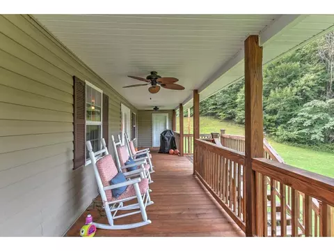 394 Browns Branch Road Hampton Tn 37658, Hampton, TN 37658 photo 6