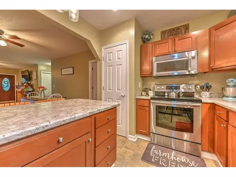 394 Browns Branch Road Hampton Tn 37658, Hampton, TN 37658 photo 22