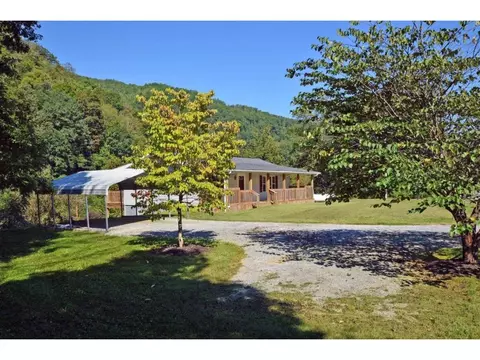 5700 Highway 19 Hampton Tn 37658, Hampton, TN 37658 photo 21