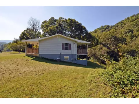 5700 Highway 19 Hampton Tn 37658, Hampton, TN 37658 photo 4