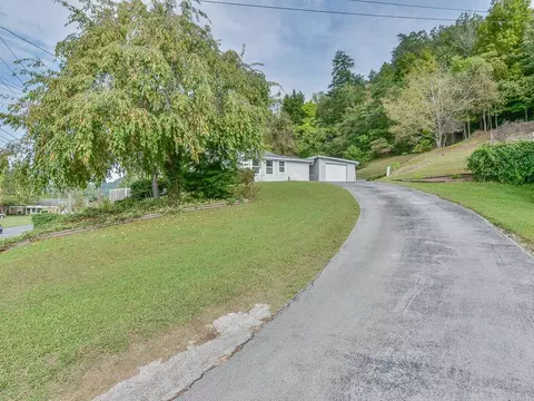 523 Gay Street Erwin Tn 37650, Erwin, TN 37650 photo 4