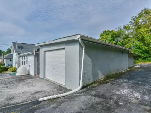 523 Gay Street Erwin Tn 37650, Erwin, TN 37650 photo 8