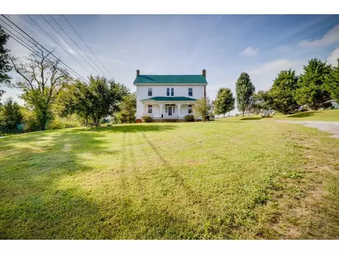 375 Hugh Cox Road Gray Tn 37615, Gray, TN 37615 photo 2