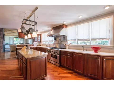 213 Maple Tree Drive Bristol Tn 37620, Bristol, TN 37620 photo 8