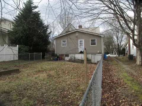 220 Holston Johnson City Tn 37601, Johnson City, TN 37601 photo 2