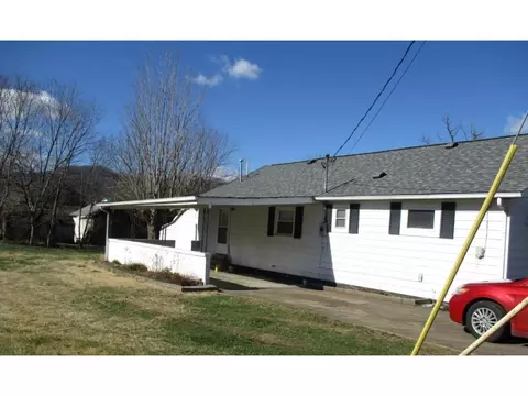 125 Sycamore Street Erwin Tn 37650, Erwin, TN 37650 photo 3