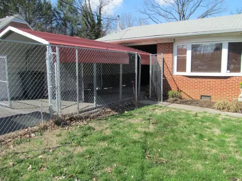 809 B Street Elizabethton Tn 37643, Elizabethton, TN 37643 photo 2