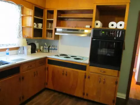 809 B Street Elizabethton Tn 37643, Elizabethton, TN 37643 photo 3