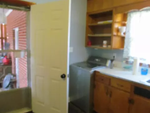 809 B Street Elizabethton Tn 37643, Elizabethton, TN 37643 photo 4
