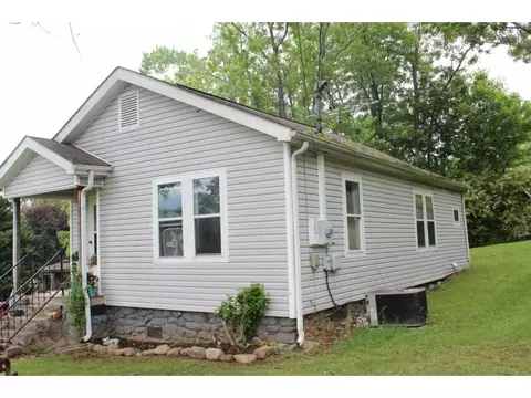 211 Higgins Avenue Erwin Tn 37650, Erwin, TN 37650 photo 1