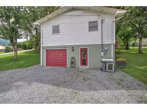 212 Mountain View Hampton Tn 37658, Hampton, TN 37658 photo 35